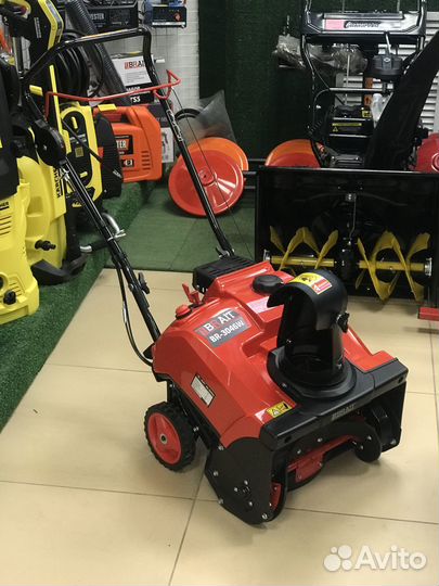 Снегоуборщик бензиновый Brait BR-3046, 3 л.с