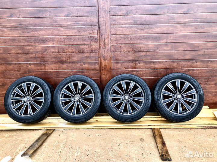 Диски литые с покрышками R20