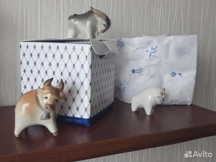 Бык в подарочной бумаге и коробке ифз