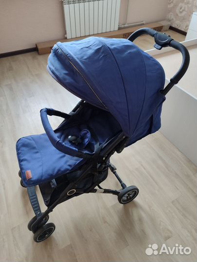 Коляска прогулочная
