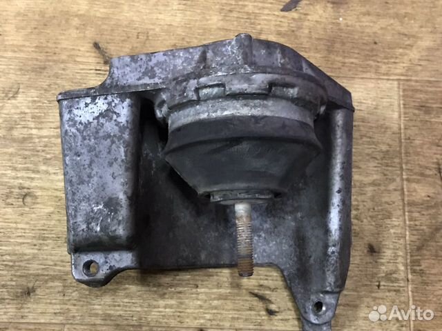 Опоора подушка двигателя ауди 80 б4 2.6 AAH ABC