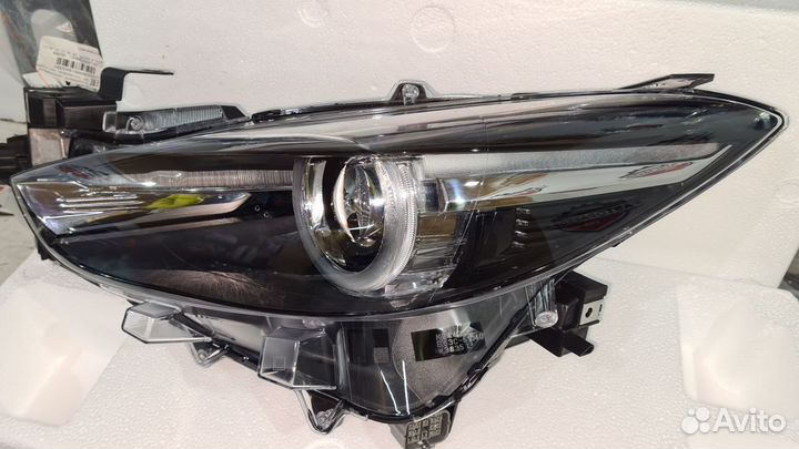 Фара левая Mazda 3 BM 16-19 LED новая