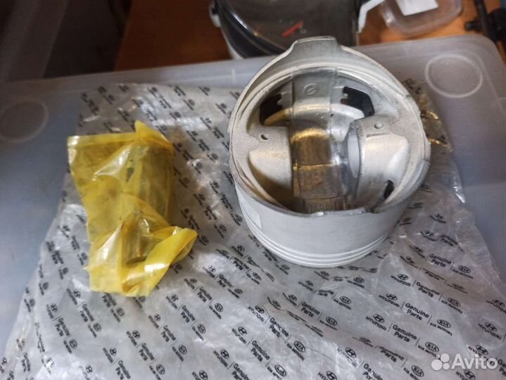 Поршень с пальцем g4js 2.4