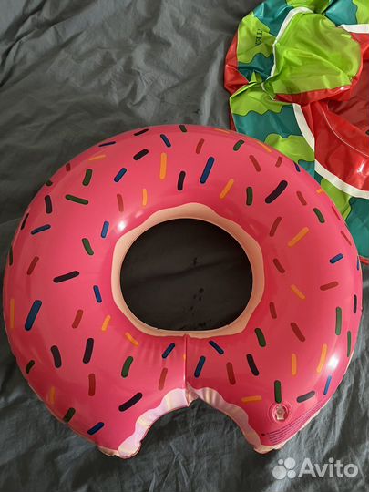 Надувной круг пончик, все по 150