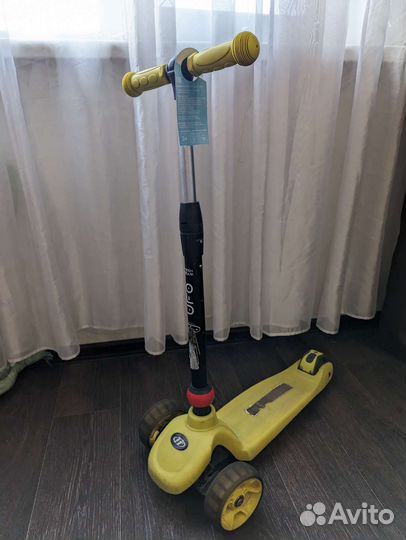 Детский самокат UFO с подсветкой