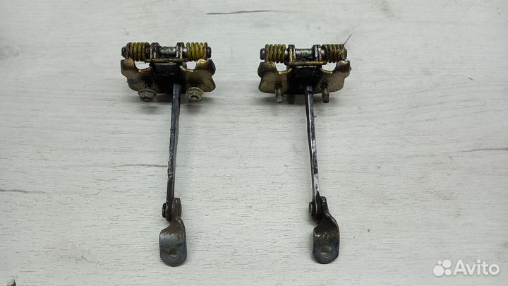 Ограничитель двери Renault Megane 1