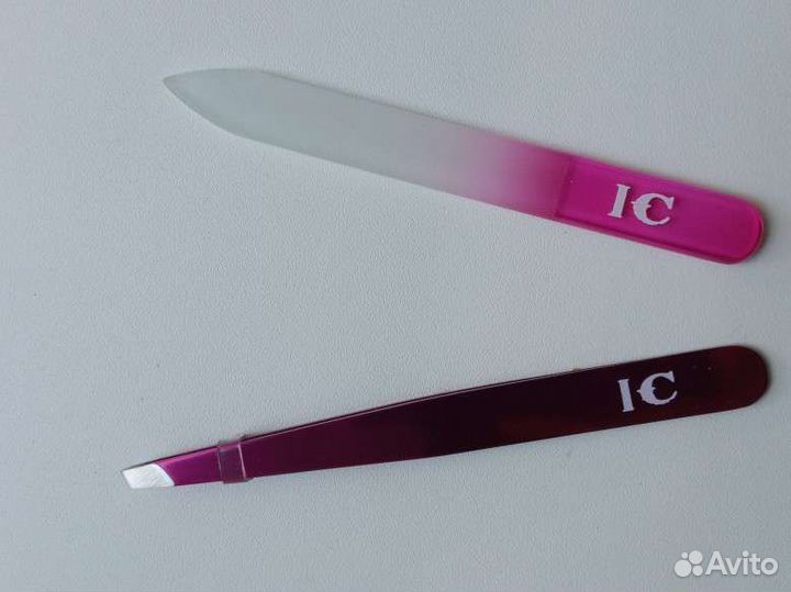 Пинцет для бровей и пилочка для ногтей стеклянная