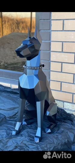 Полигональная фигура добермана из металла