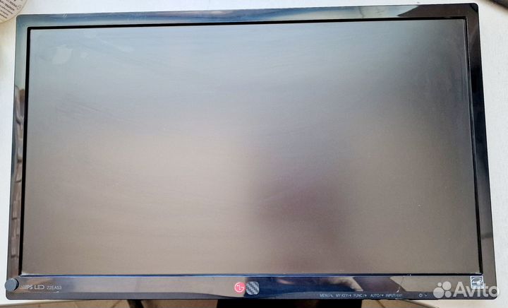 Монитор LG flatron 22EA53VQ-P разбита матрица