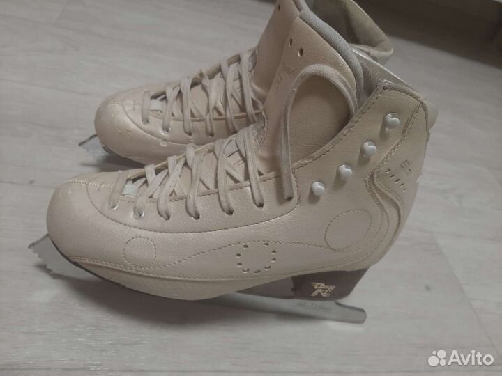 Фигурные коньки risport royal elit
