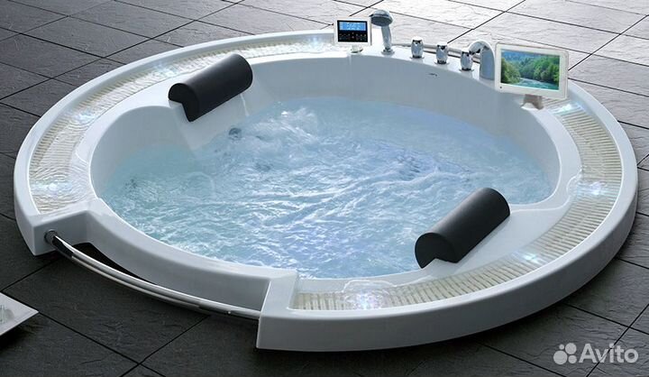 Ванна джакузи с гидромассажем