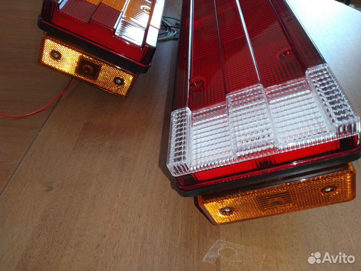 Фонари задние Комплект 2 шт c кабелем 031 на Фуры