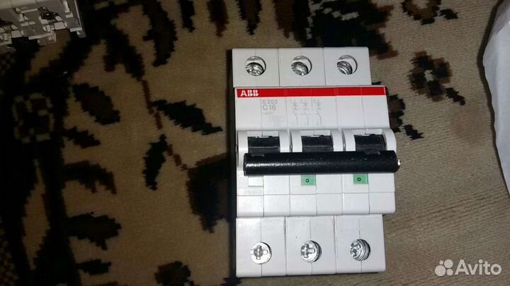 Автоматический выключатель 3-х полюсный