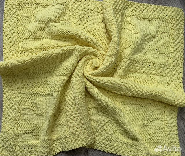 Вязаный детский плед ручной работы