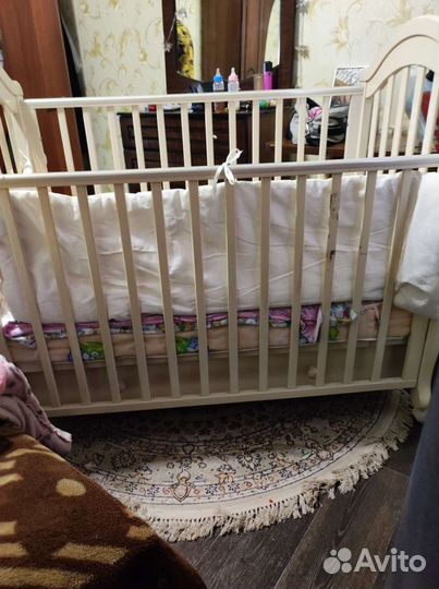 Детская кроватка