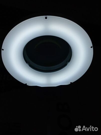 Лампа лупа на струбцине