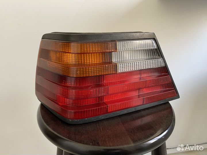 Фонарь задний левый Mercedes W124