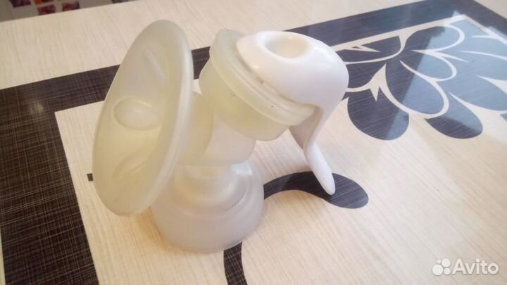 Накладки на грудь малые и молокоотсос Avent