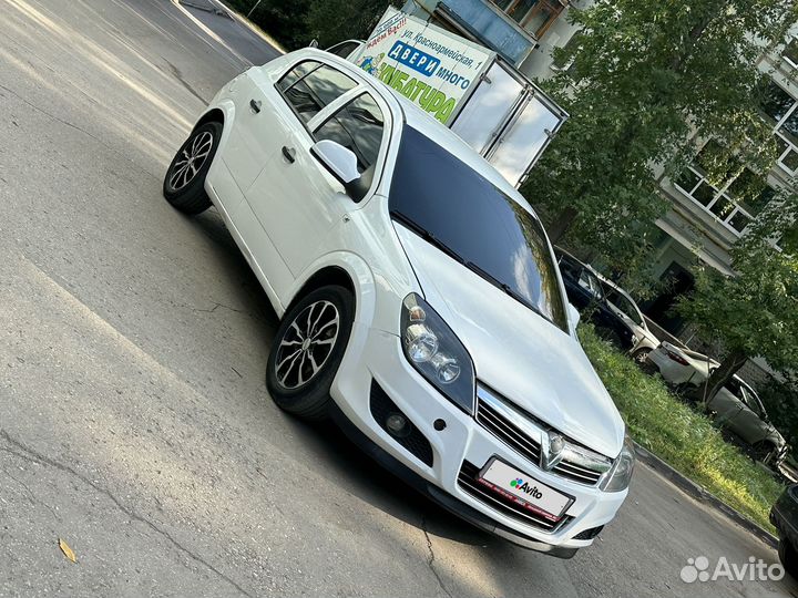 Opel Astra 1.6 МТ, 2012, 120 000 км
