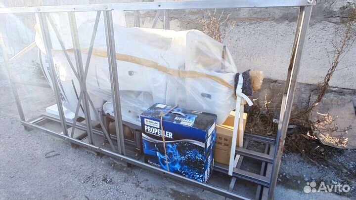 Мотор лодочный Suzuki DF250TX белый в наличии