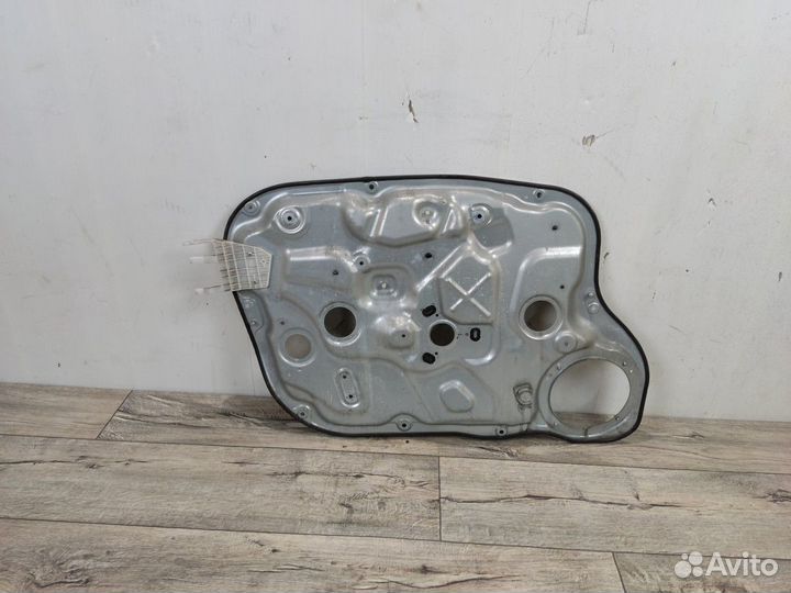 Панель стеклоподъемника передняя правая Ceed 1