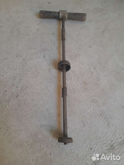 Ключи, нипель, поршень СССР