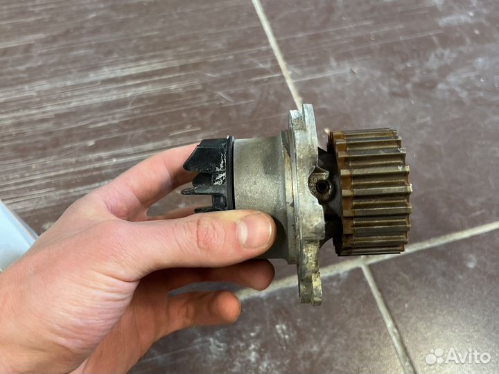 Помпа на largus