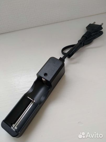 Зарядное устройство на 1 аккумулятор 18650 MD-181A