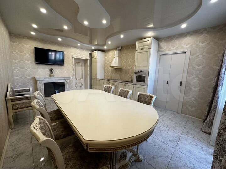 4-к. квартира, 120 м², 3/3 эт.
