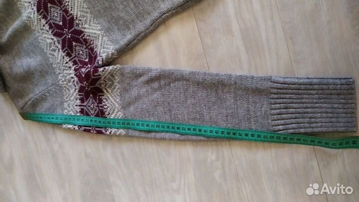 Свитер женский