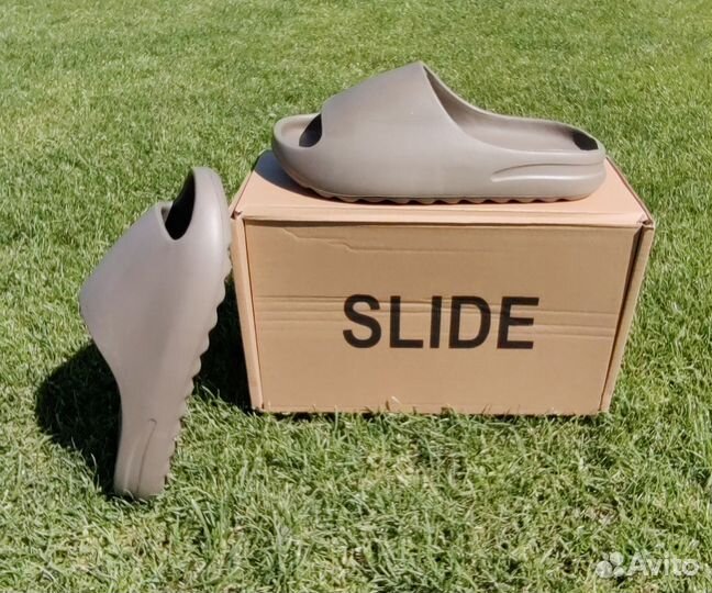 Сланцы Yeezy Slide