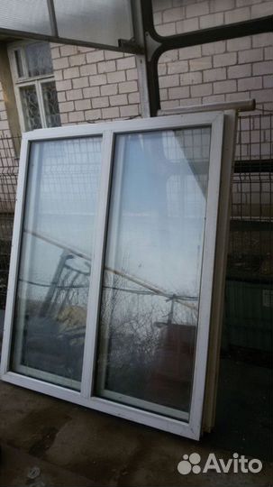 Окна пластиковые бу и дверь балконная