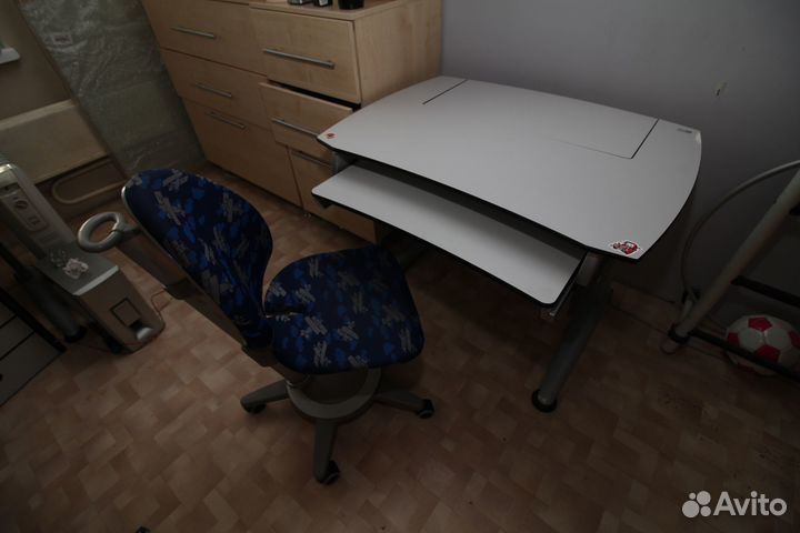 Компьютерный стол Moll Tyro Compact, стул, тумба