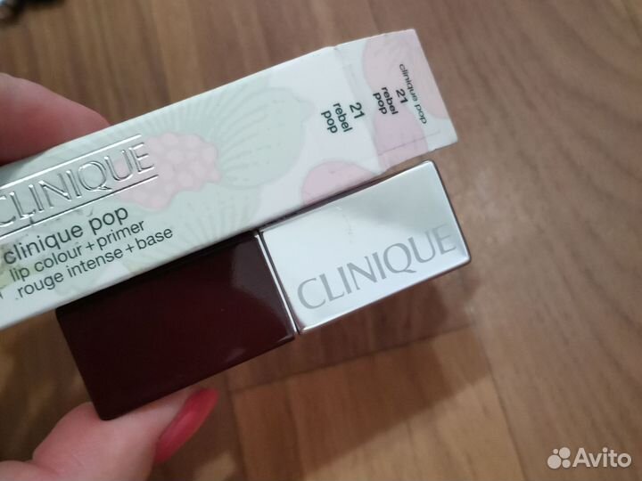 Помада Clinique