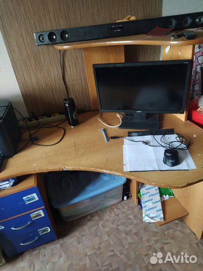 Компьютерный стол