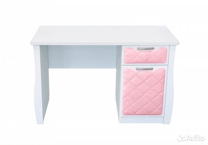 Стол в детскую комнату