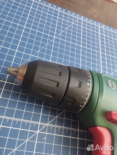 Аккумуляторный шуруповерт Bosch EasyDrill 18V-40