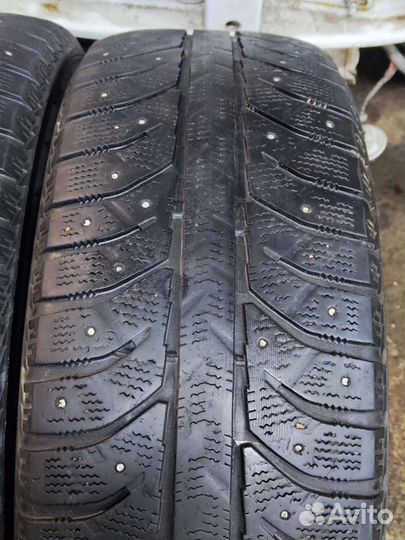 Bridgestone Ice Cruiser 7000 215/60 R17 100T