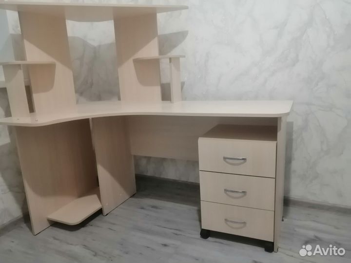 Компьютерный стол