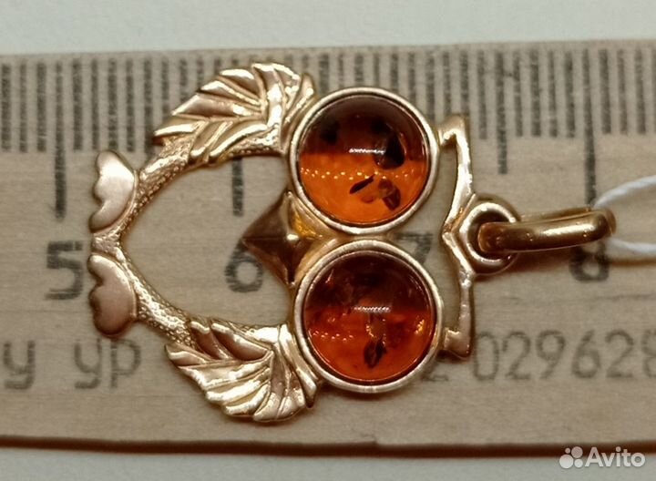 Золотой кулон с янтарём сова