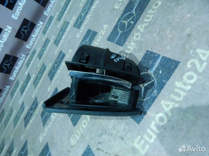 Пепельница правая задняя A2118100830 Mercedes-Benz