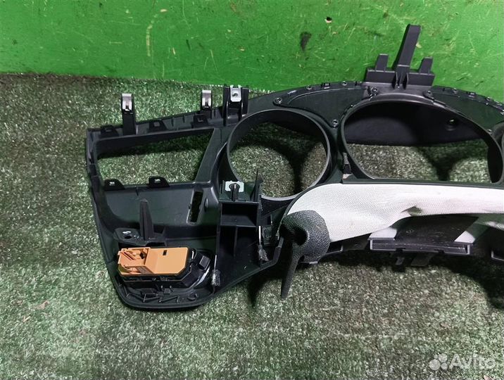 Рамка панели приборов Citroen C5 2009