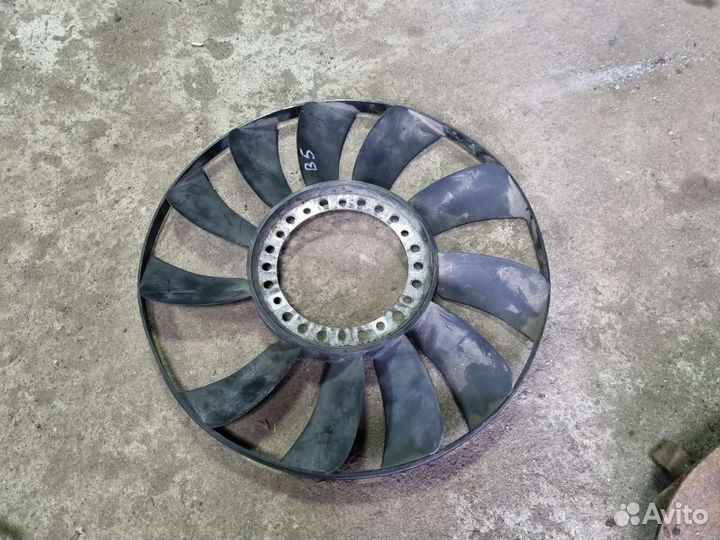 Крыльчатка вентилятора (лопасти) Volkswagen Passat