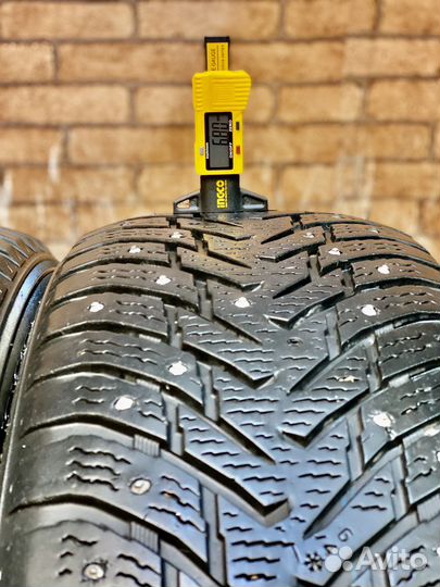 Nokian Tyres Hakkapeliitta 8 SUV 235/55 R20 102T