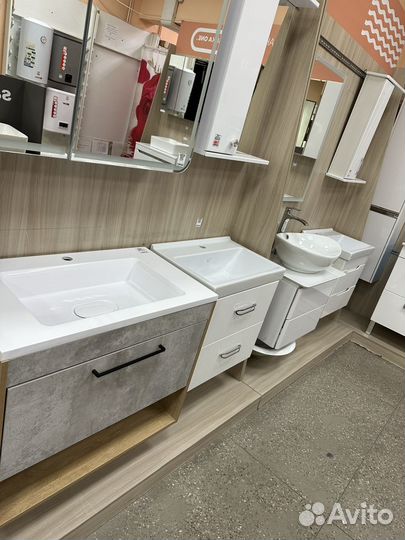 Тумба для ванной с раковиной (выставка )