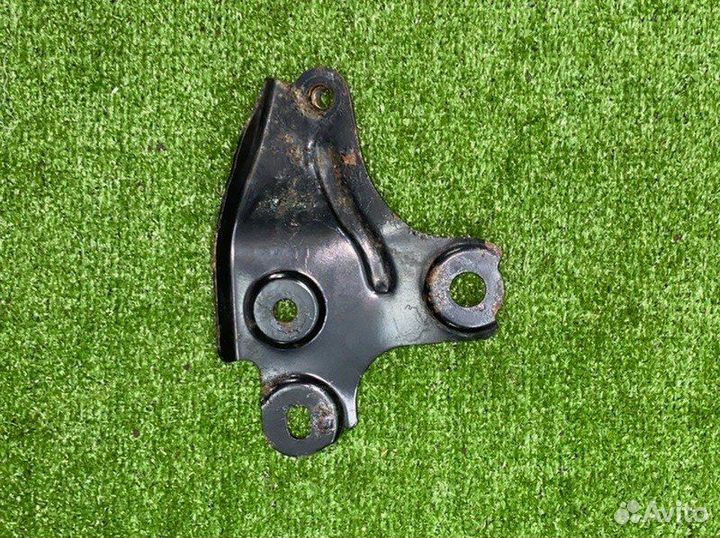 Кронштейн опоры двигателя Land Rover Freelander 2