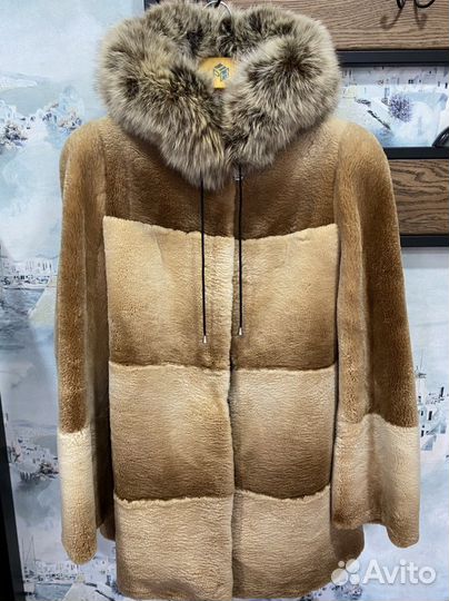 Якутия теплая шуба с капюшоном р46 бобрс волком