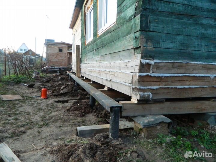 Бригада строителей. Строительные работы