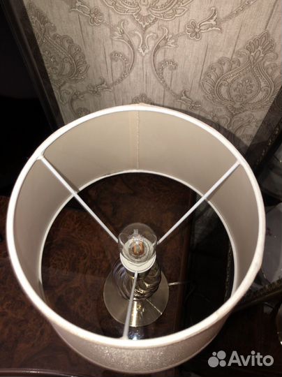 Настольная / прикроватная лампа