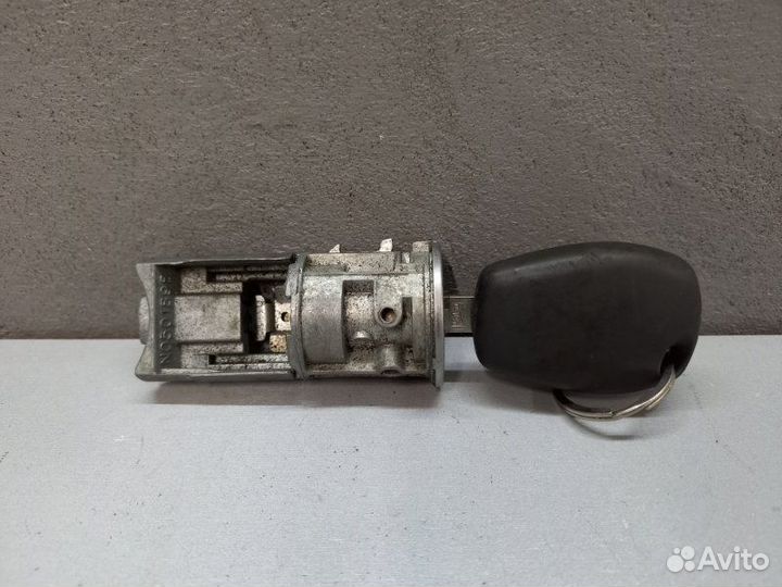 Замок зажигания Renault Logan 2010